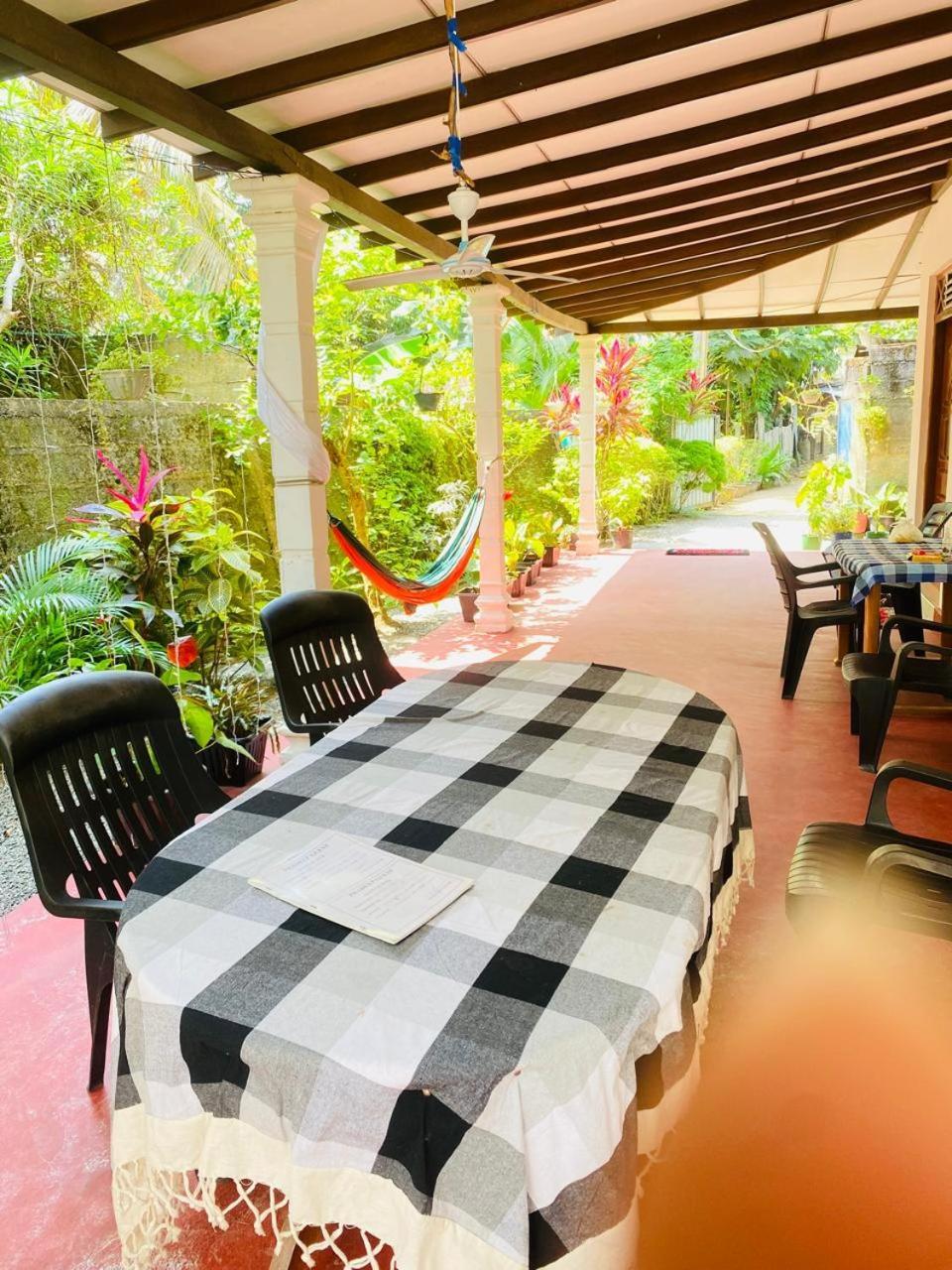 Pradeep Guest House Mirissa Exterior photo