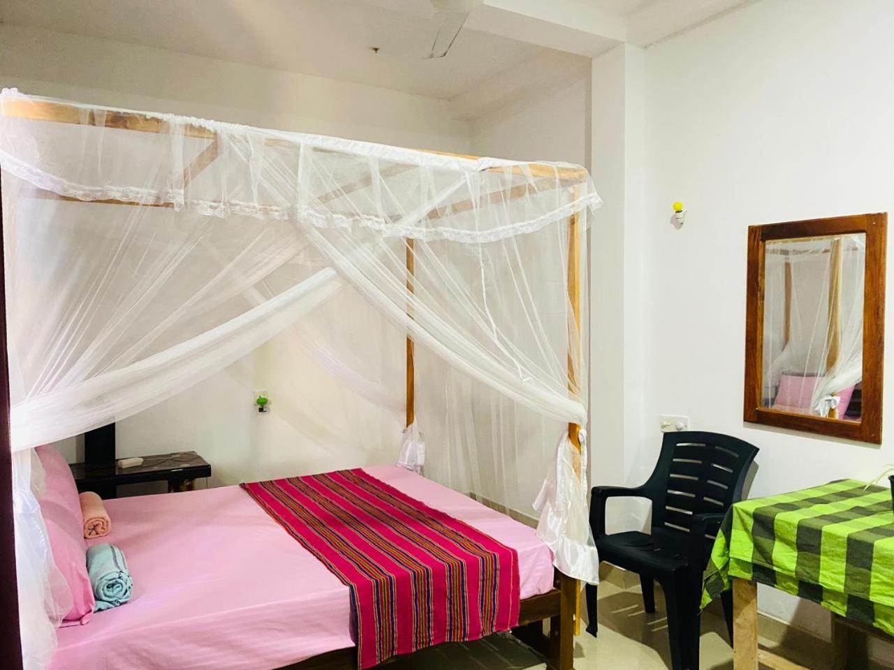 Pradeep Guest House Mirissa Exterior photo