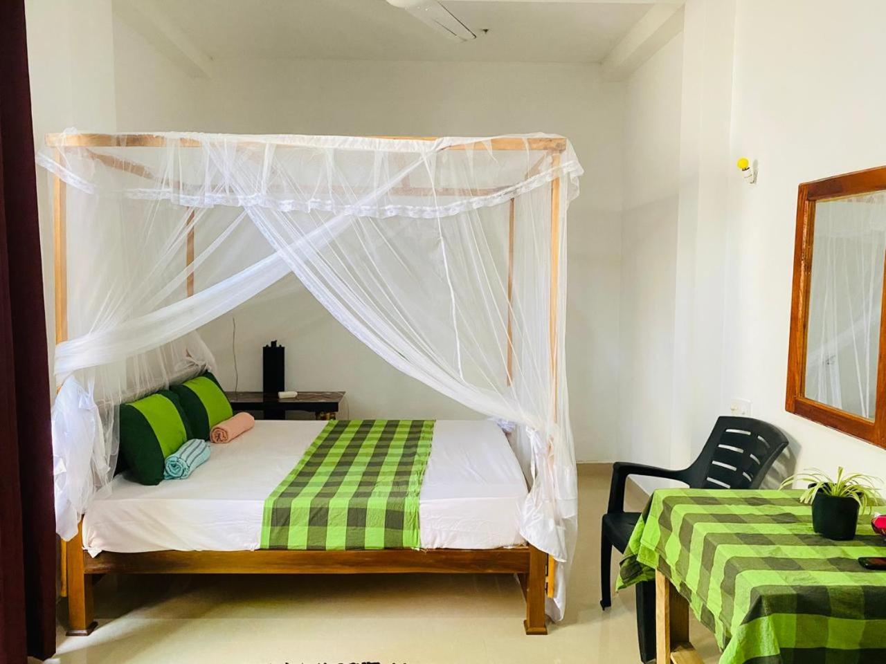 Pradeep Guest House Mirissa Exterior photo