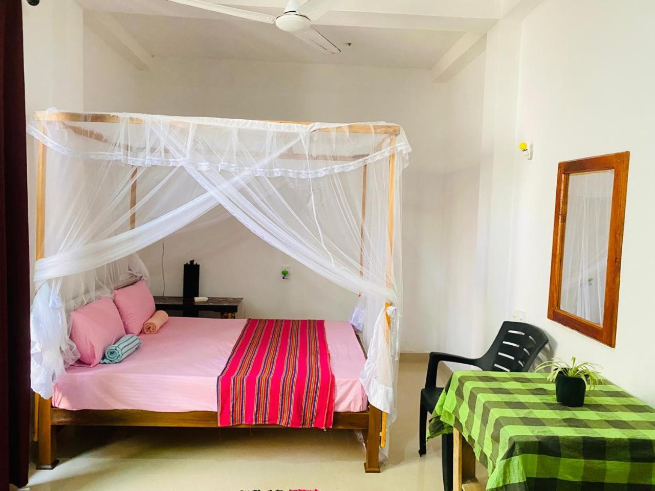 Pradeep Guest House Mirissa Exterior photo